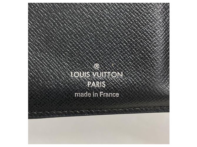Cartera Compacta Tri-fold Twist Epi de Louis Vuitton en Noir Negro - vista 4