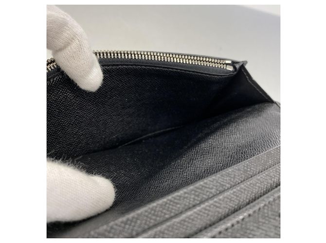 Portafoglio Lungo Brazza in Taiga Louis Vuitton Grigio - vista 8