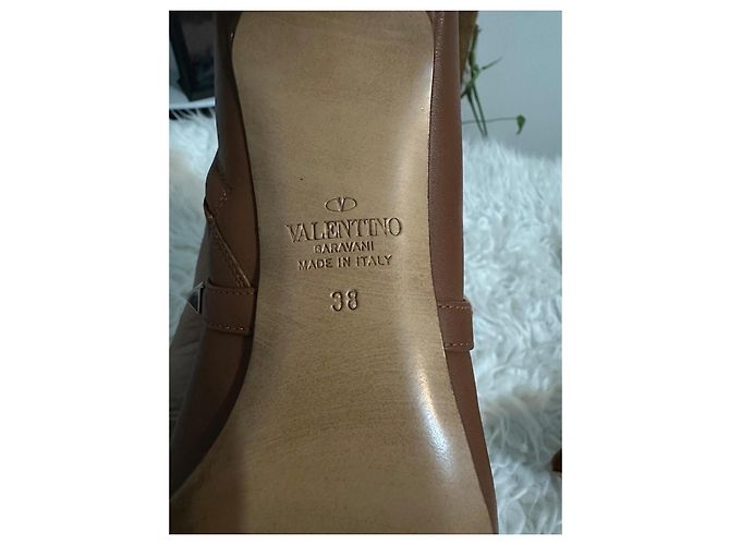 Botines Rockstud de Valentino Garavani Castaño - vista 3