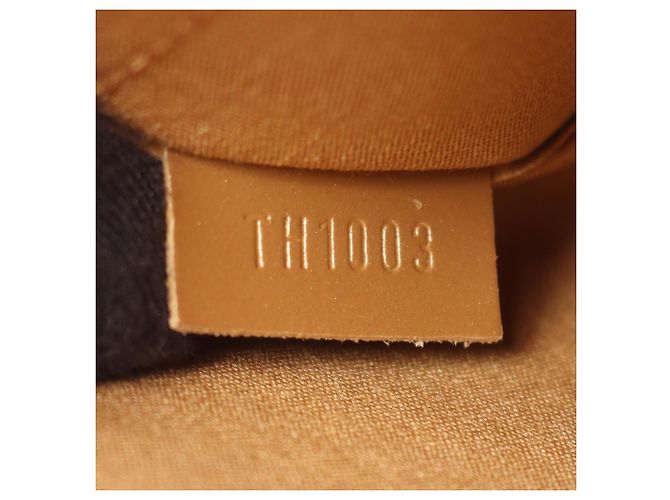 Louis Vuitton Shelton Marrone Monogram Mat Beige - vista 5