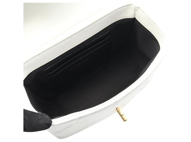 Vanity Estojo de vaidade em caviar branco acolchoado Chanel com corrente Cru - vista 3