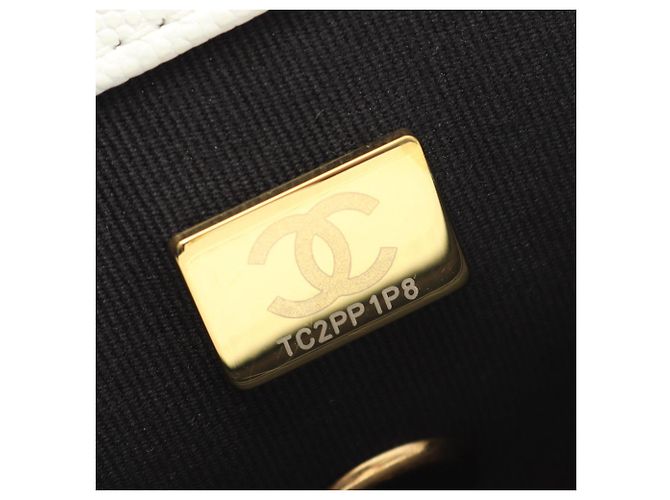Vanity Estojo de vaidade em caviar branco acolchoado Chanel com corrente Cru - vista 5