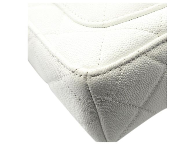 Vanity Estojo de vaidade em caviar branco acolchoado Chanel com corrente Cru - vista 6