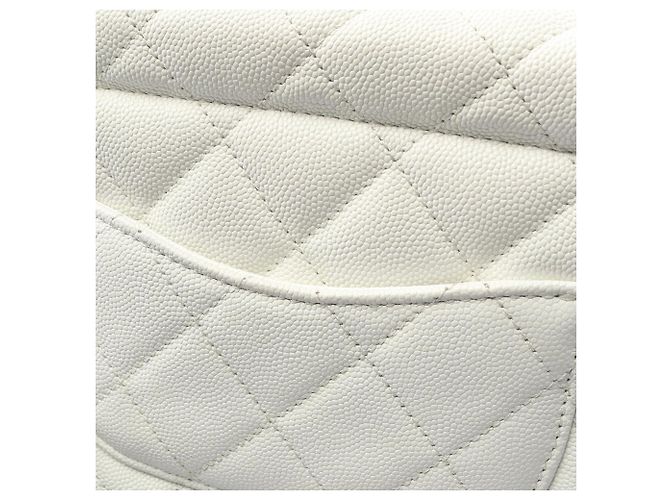 Vanity Estojo de vaidade em caviar branco acolchoado Chanel com corrente Cru - vista 7