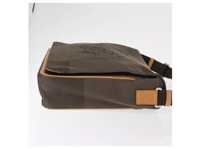 Borsa Messenger Terre Louis Vuitton in tela Damier Geant Marrone - vista 3