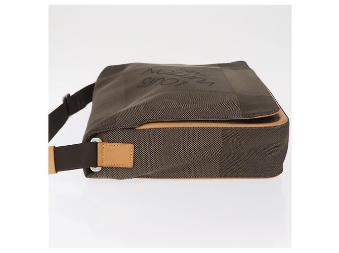 Borsa Messenger Terre Louis Vuitton in tela Damier Geant Marrone - vista 4