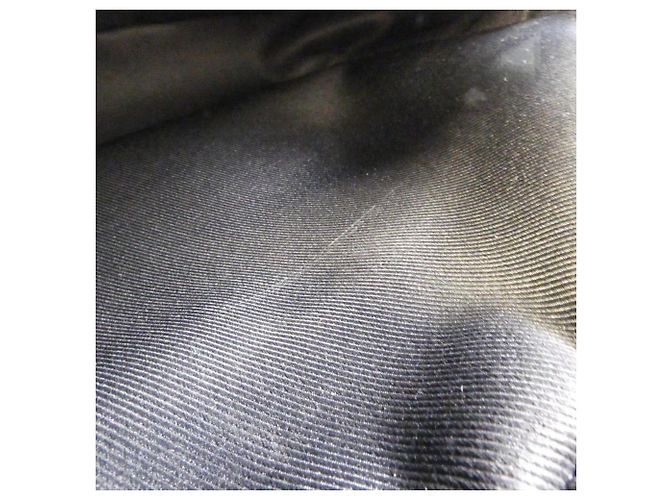 Bumbag Borsa a spalla esterna Taiga di Louis Vuitton Nero - vista 8