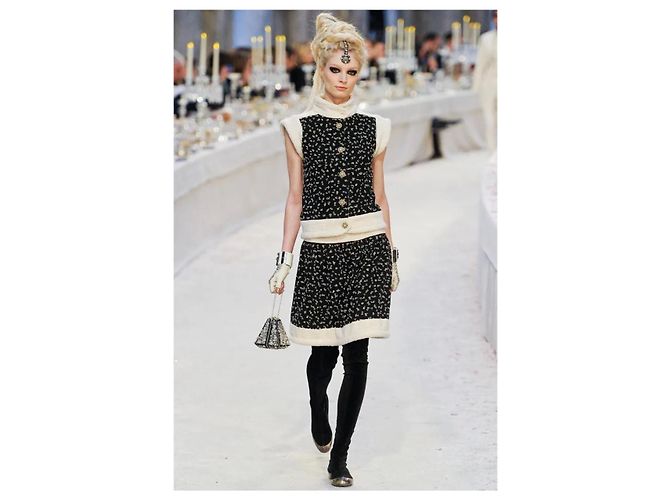 Timeless Seltene Chanel 12A Paris Bombay Runway Elfenbein Statement Armreif Silber Weiß Roh - Ansicht 6