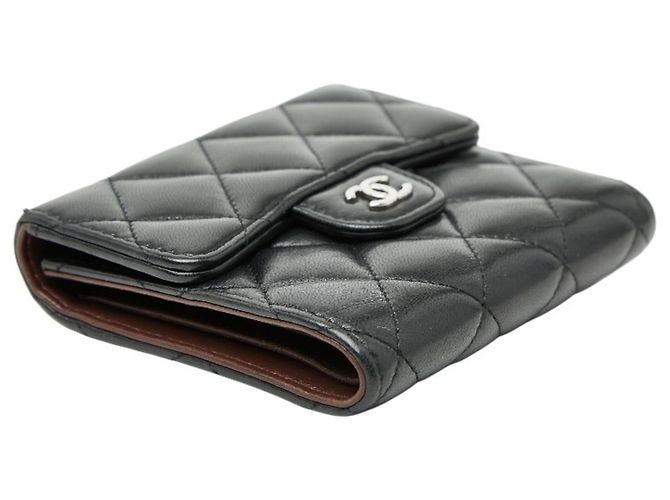 Cartera tri-fold matelassé Chanel Coco Mark Negro - vista 5