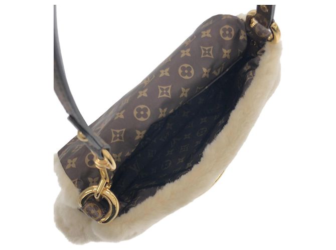 Borsa a Spalla Cozy Glam di Louis Vuitton Beige Crudo - vista 6