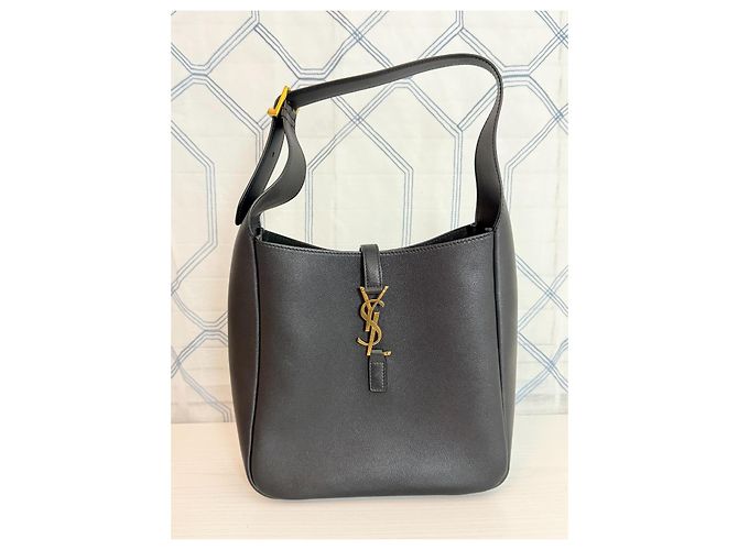 Yves Saint Laurent Le 5 à 7 Soft Bolso Pequeño Negro de Ante - vista 7
