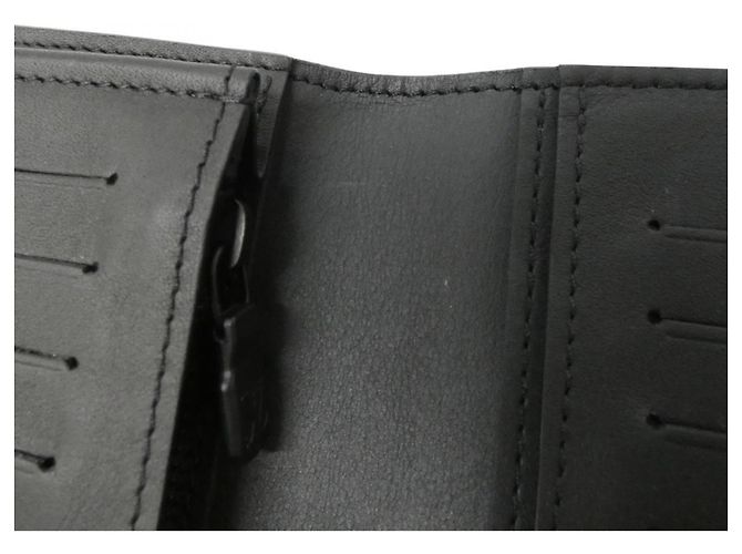 Portafoglio Brazza Monogram Shadow di Louis Vuitton Nero - vista 7