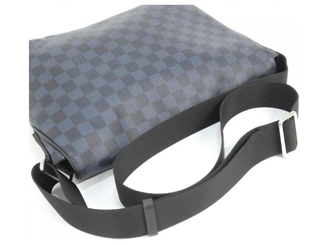 Borsa a Spalla Matchpoint Damier Cobalt di Louis Vuitton Nero Blu - vista 6