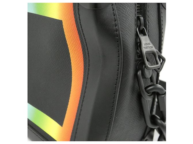 Louis Vuitton Taiga Rainbow Soft Trunk Schultertasche Schwarz - Ansicht 7
