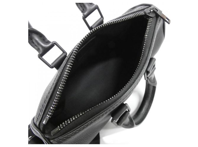 Borsa Boston Keepall XS Aerogram di Louis Vuitton Nero - vista 8