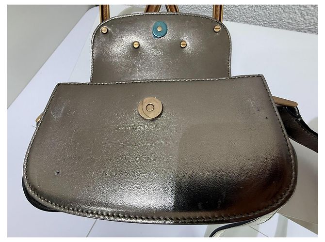 Borsa Valentino Garavani Supervee Oro in Pelle D'oro Gold hardware - vista 12
