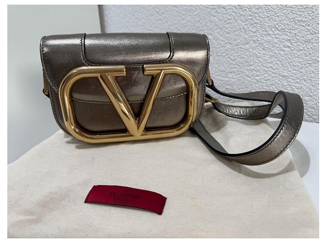 Borsa Valentino Garavani Supervee Oro in Pelle D'oro Gold hardware - vista 14