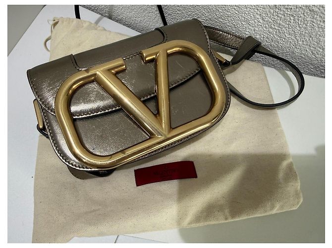 Borsa Valentino Garavani Supervee Oro in Pelle D'oro Gold hardware - vista 15