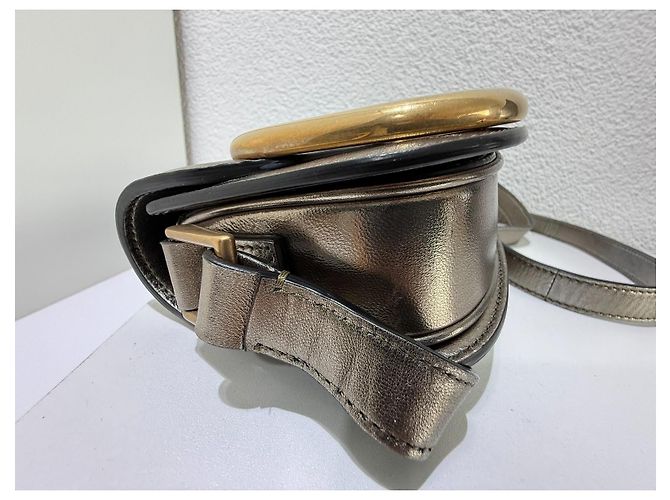 Borsa Valentino Garavani Supervee Oro in Pelle D'oro Gold hardware - vista 6