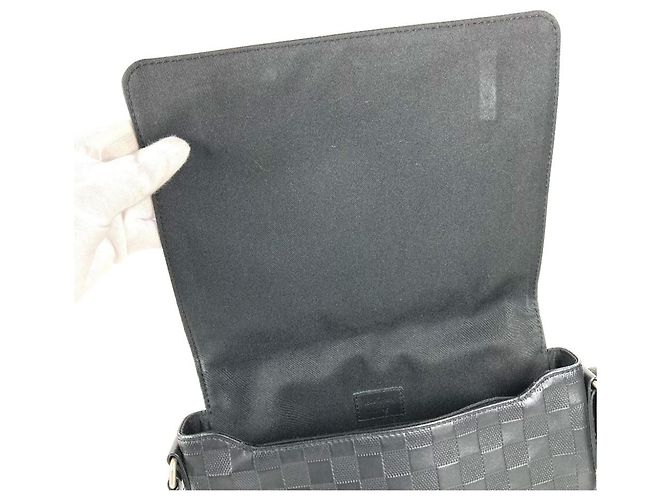 Bolso District PM Damier Infini Louis Vuitton Negro - vista 11