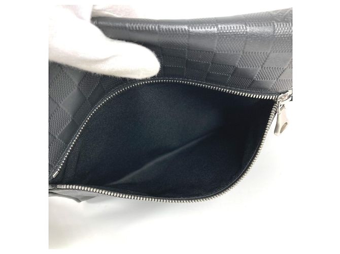 Bolso District PM Damier Infini Louis Vuitton Negro - vista 15