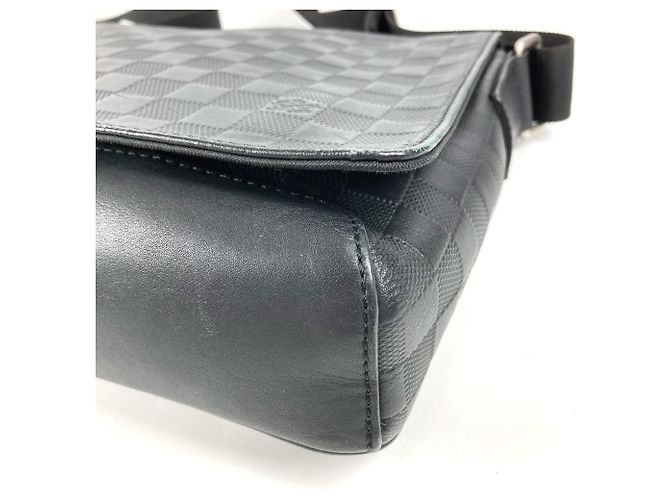 Bolso District PM Damier Infini Louis Vuitton Negro - vista 6