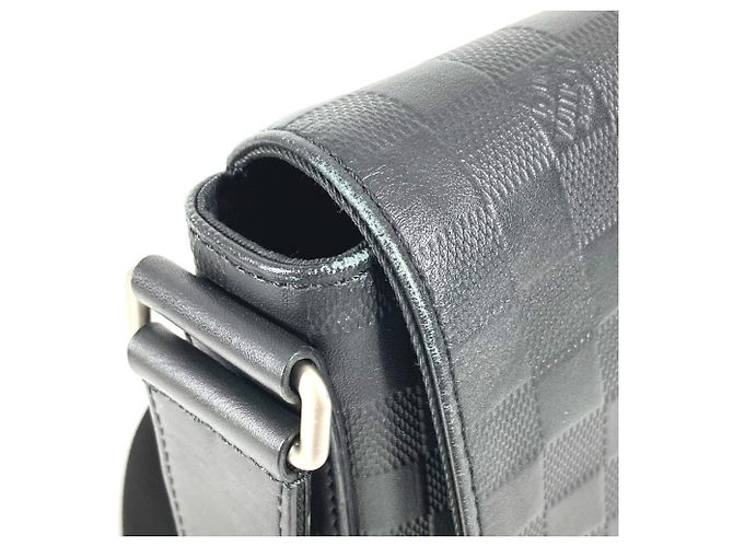 Bolso District PM Damier Infini Louis Vuitton Negro - vista 9