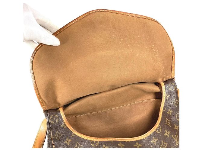 Borsa a Spalla Saumur 35 Monogram M42254 di Louis Vuitton Marrone Monogramma - vista 10