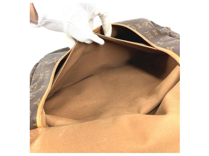 Borsa a Spalla Saumur 35 Monogram M42254 di Louis Vuitton Marrone Monogramma - vista 12