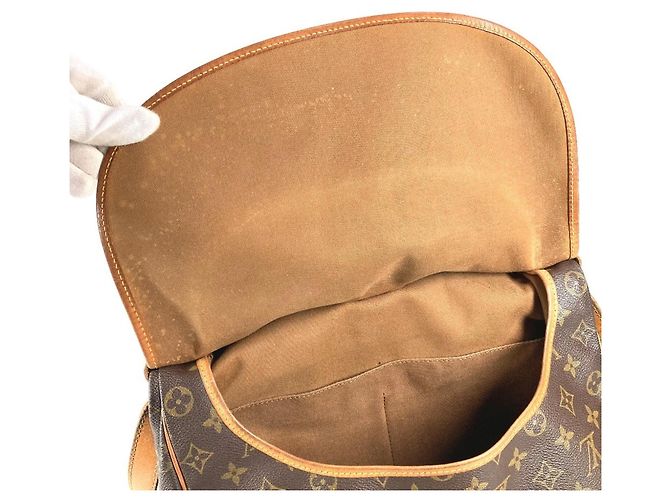 Borsa a Spalla Saumur 35 Monogram M42254 di Louis Vuitton Marrone Monogramma - vista 14