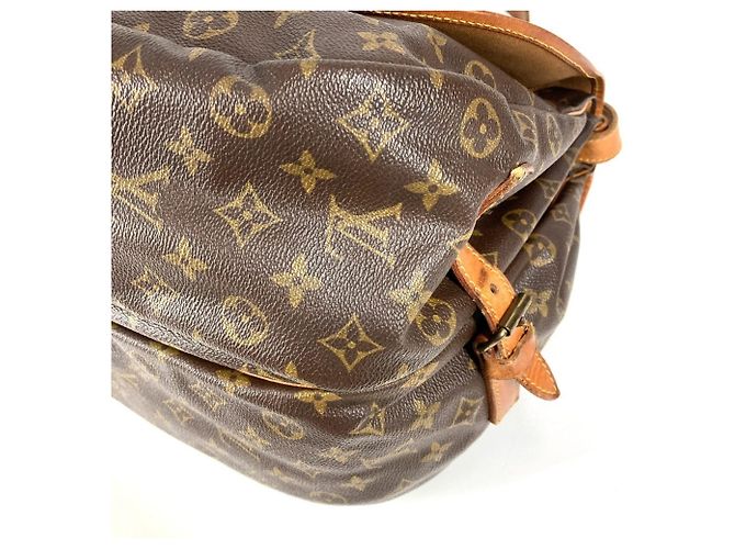Borsa a Spalla Saumur 35 Monogram M42254 di Louis Vuitton Marrone Monogramma - vista 4