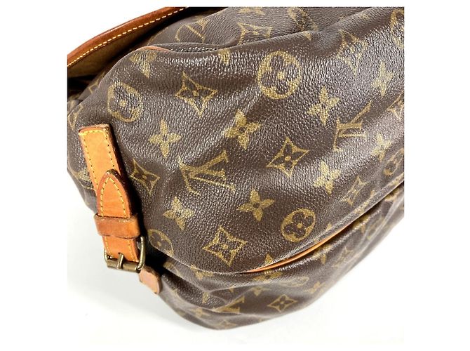 Borsa a Spalla Saumur 35 Monogram M42254 di Louis Vuitton Marrone Monogramma - vista 5