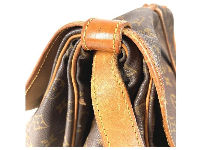 Borsa a Spalla Saumur 35 Monogram M42254 di Louis Vuitton Marrone Monogramma - vista 9