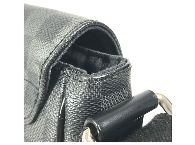 Borsa a tracolla District PM Damier Graphite di Louis Vuitton Nero - vista 10