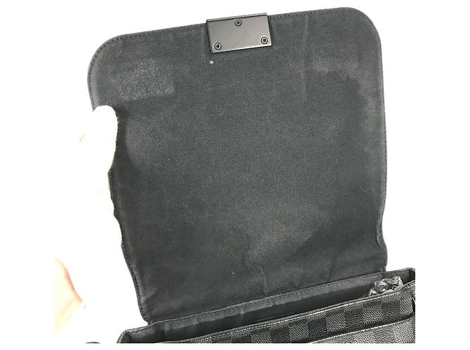 Borsa a tracolla District PM Damier Graphite di Louis Vuitton Nero - vista 11