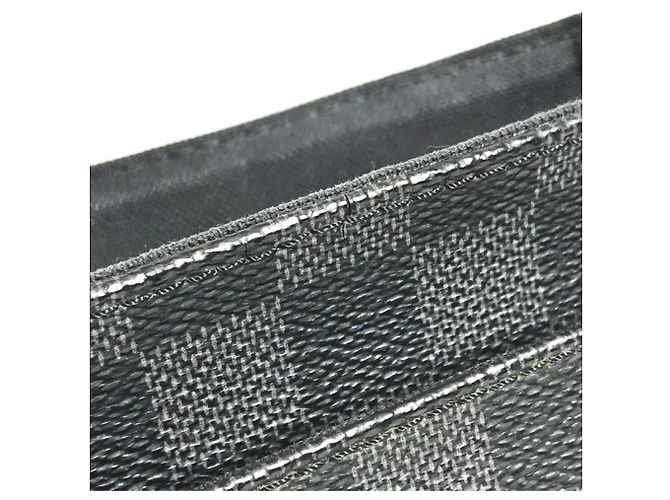 Borsa a tracolla District PM Damier Graphite di Louis Vuitton Nero - vista 12