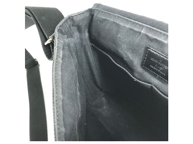 Borsa a tracolla District PM Damier Graphite di Louis Vuitton Nero - vista 15