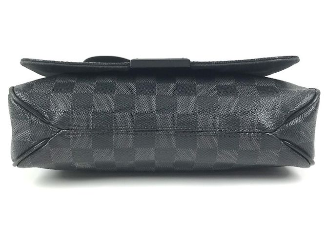 Borsa a tracolla District PM Damier Graphite di Louis Vuitton Nero - vista 5