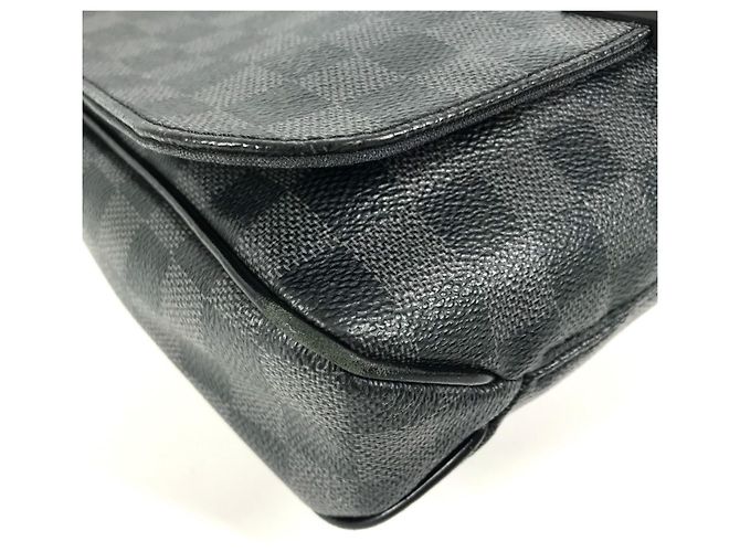Borsa a tracolla District PM Damier Graphite di Louis Vuitton Nero - vista 7