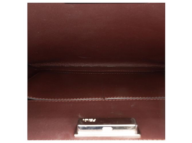 Fendi Rote Leder Peekaboo Clutch Crossbody - Ansicht 5