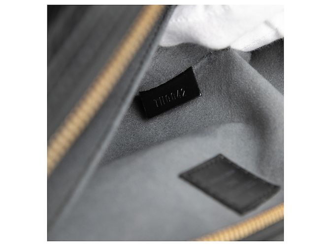 Louis Vuitton Nero Epi Jasmine - vista 6