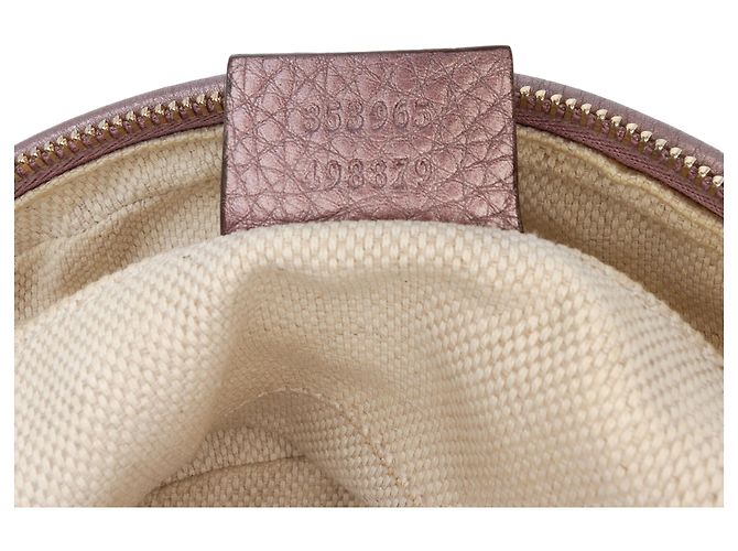 Gucci Mini in Pelle Metallica Rosa a Granulato Soho con Catena a Spalla - vista 6