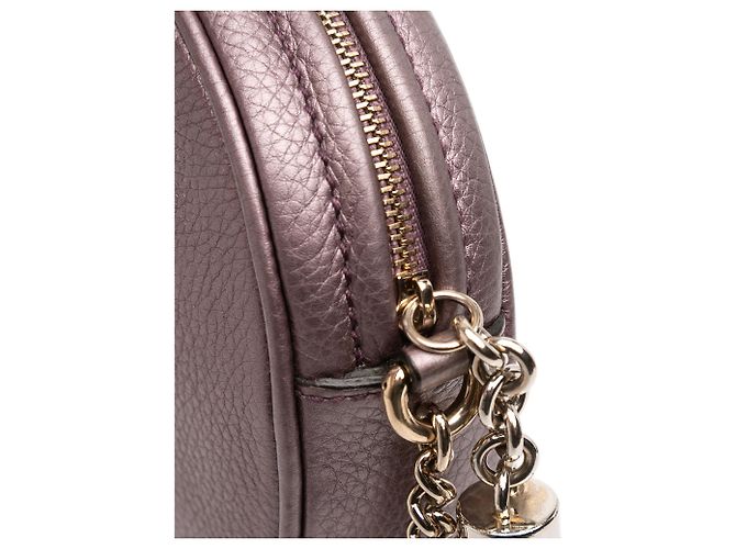 Gucci Mini in Pelle Metallica Rosa a Granulato Soho con Catena a Spalla - vista 9