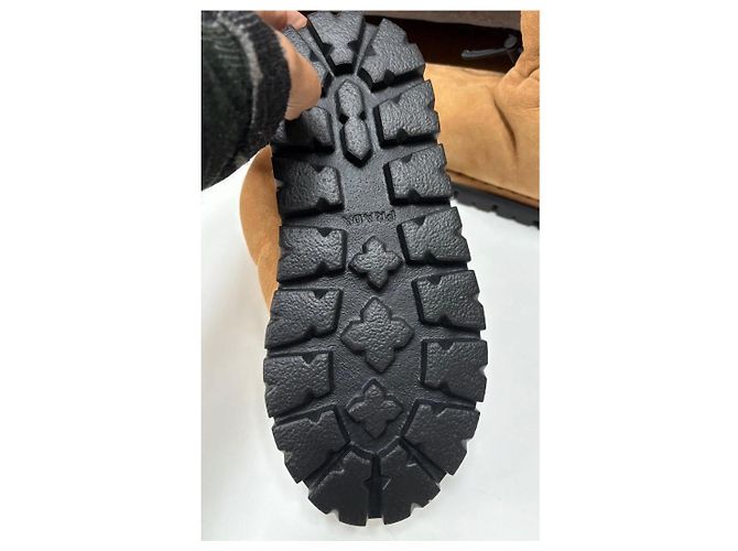 Prada Wildlederstiefel Hellbraun - Ansicht 3