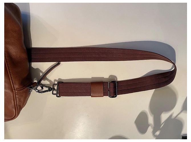 LONGCHAMP 3D Document Holder with Shoulder Strap Caramel - view 8