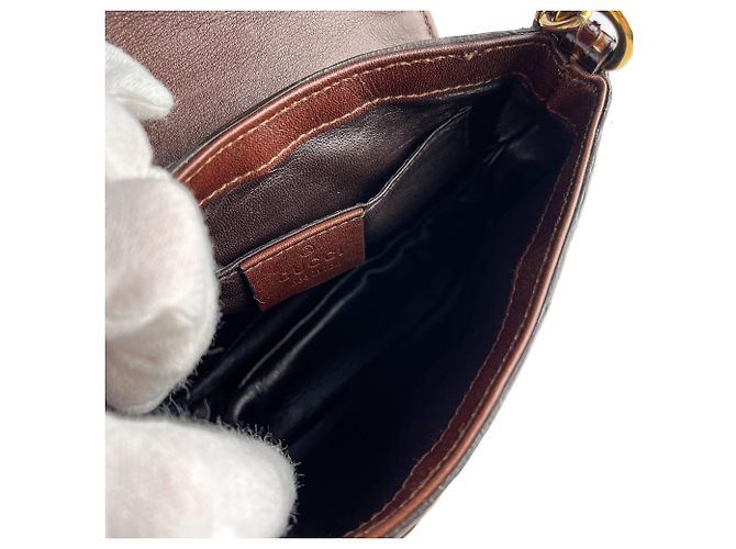 Gucci Blondie Mini Bolsa de Couro Exótico com Aba Bege x Marrom - vista 15