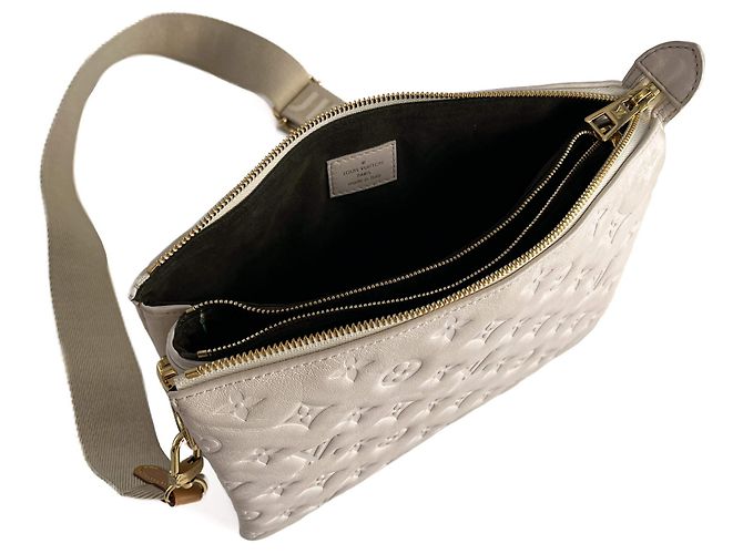 Louis Vuitton Coussin PM Pelle Empreinte Messenger Crossbody Off-White Bianco sporco - vista 15