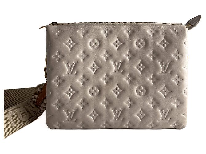 Louis Vuitton Coussin PM Pelle Empreinte Messenger Crossbody Off-White Bianco sporco - vista 8