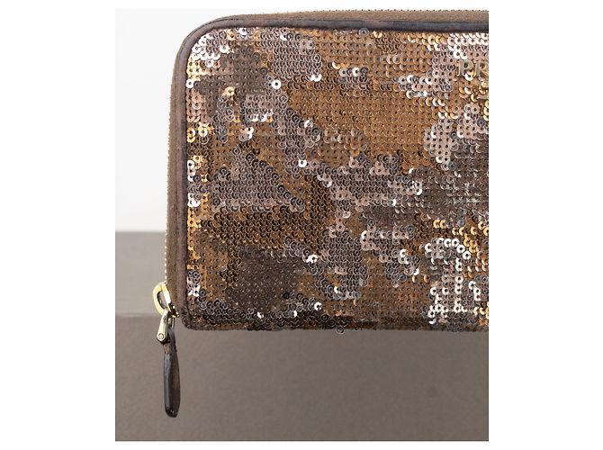 Portafoglio con zip camouflage in paillettes Prada degli anni 2010 D'oro - vista 6