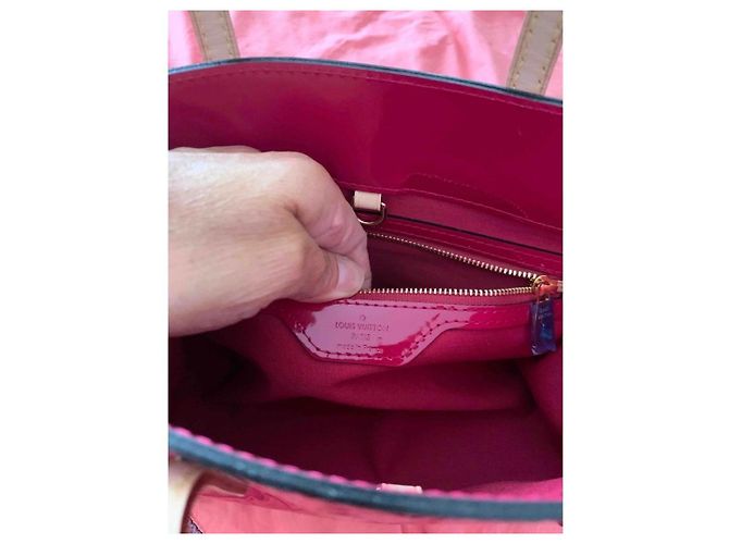 Sac à main Louis Vuitton Catalina PM Cuir Vernis Fuchsia Fuschia - vue 3